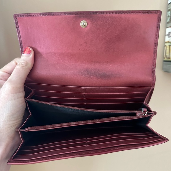 Authentic Gucci Leather Wallet - Picture 6 of 7